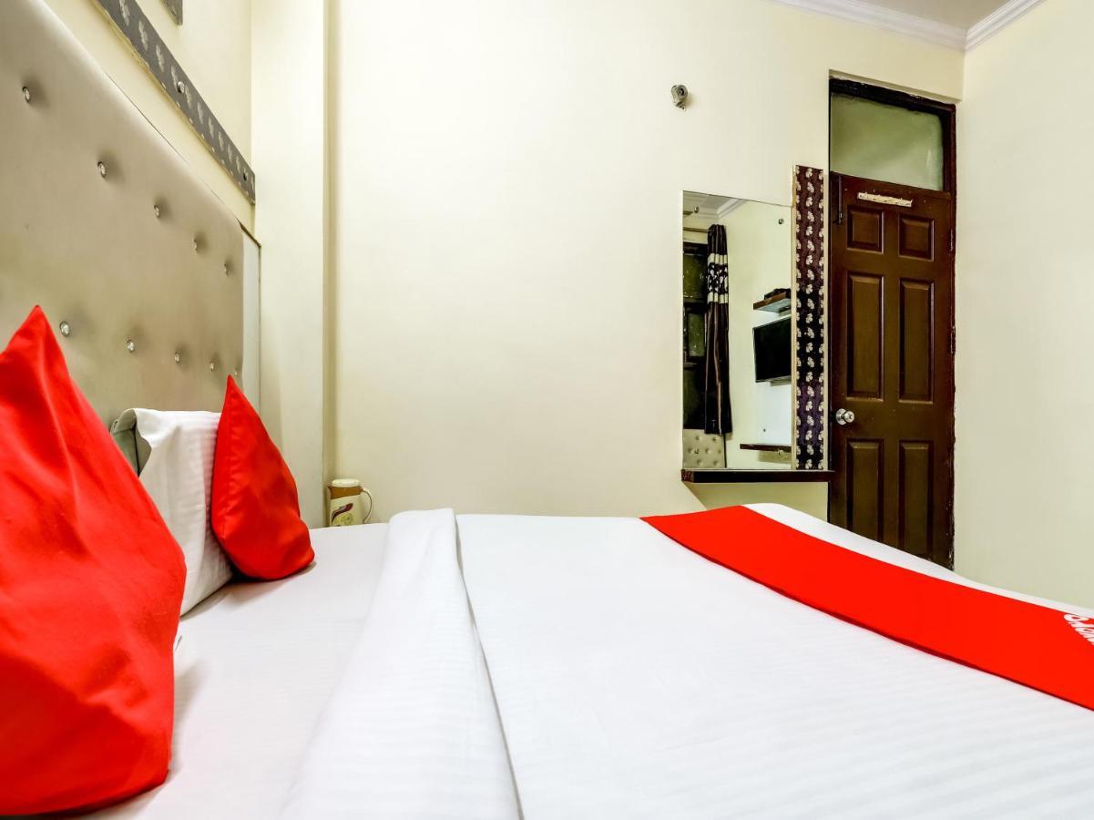 Oyo 75948 Hotel Tushar Continental Új-Delhi Kültér fotó