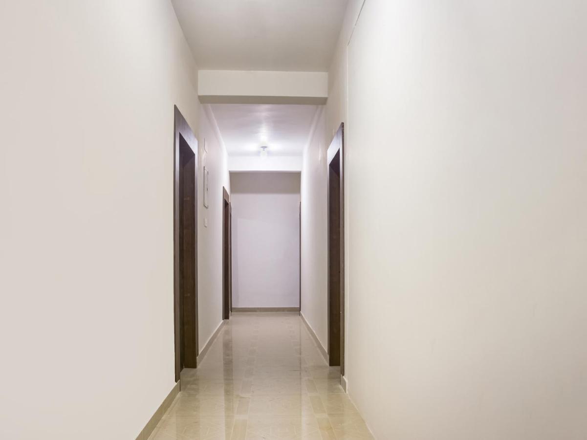 Oyo 75948 Hotel Tushar Continental Új-Delhi Kültér fotó