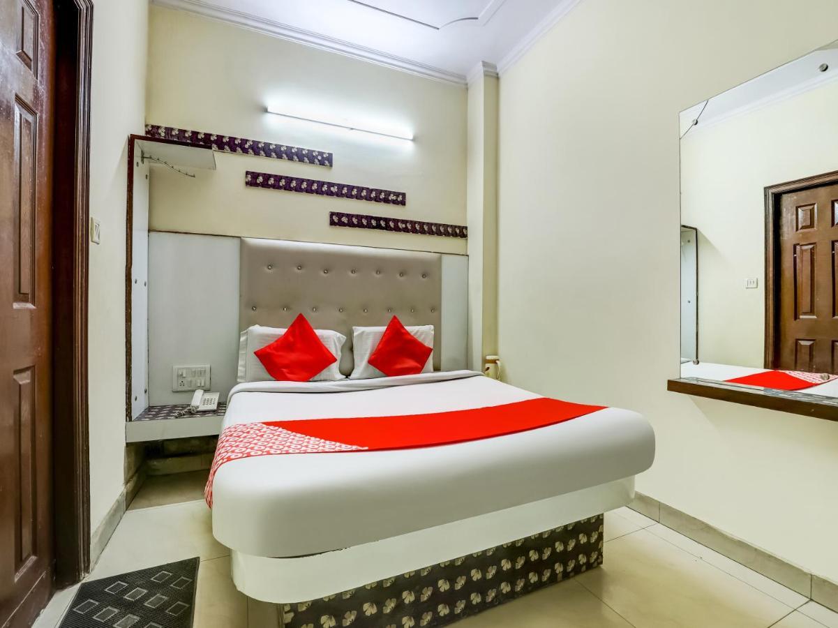 Oyo 75948 Hotel Tushar Continental Új-Delhi Kültér fotó