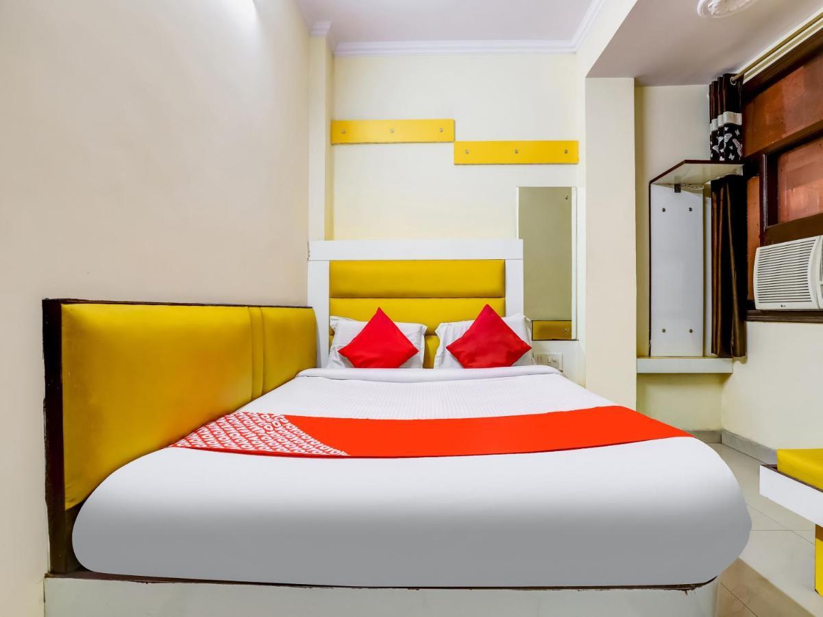 Oyo 75948 Hotel Tushar Continental Új-Delhi Kültér fotó
