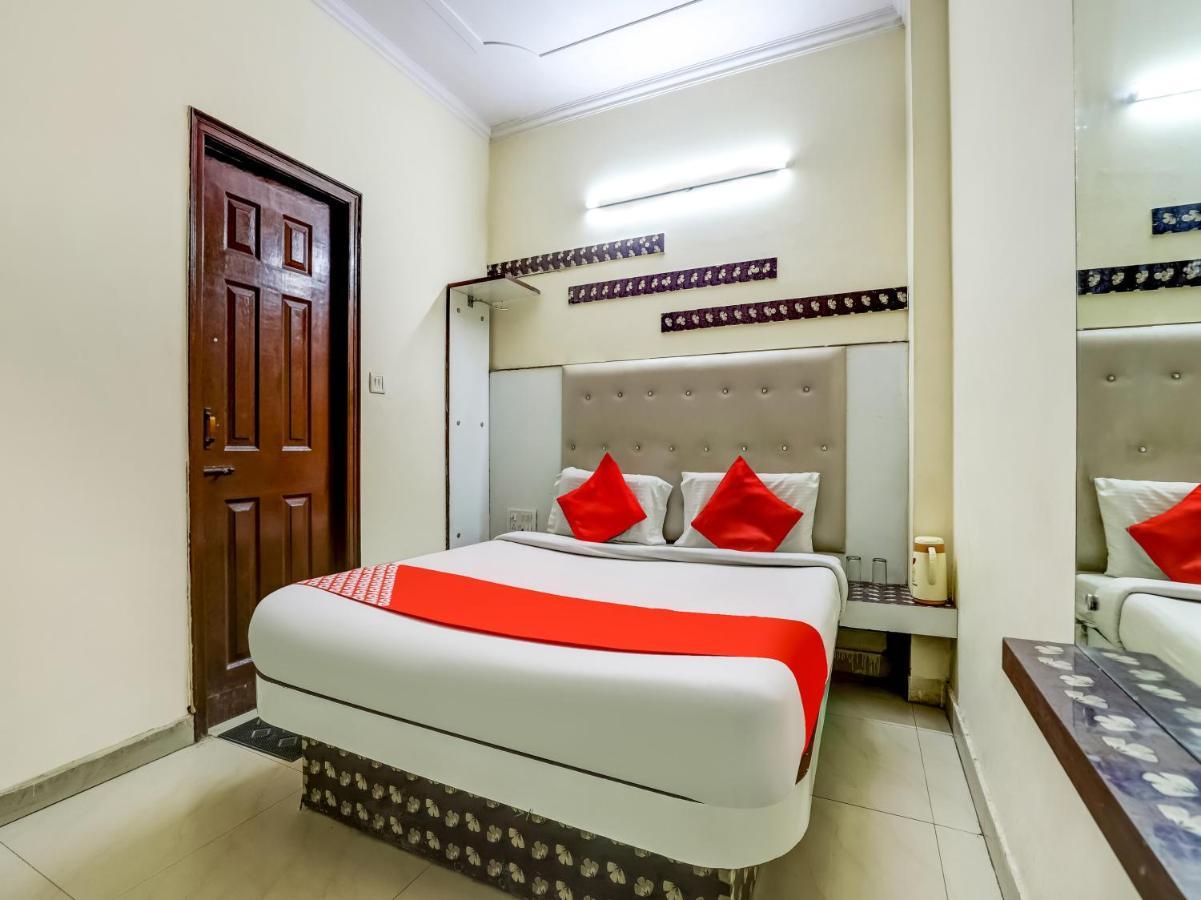 Oyo 75948 Hotel Tushar Continental Új-Delhi Kültér fotó